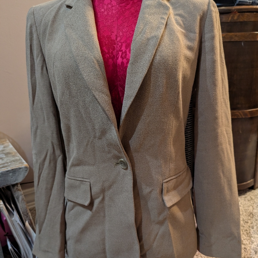 Women's jacket - Picture 2 of 8